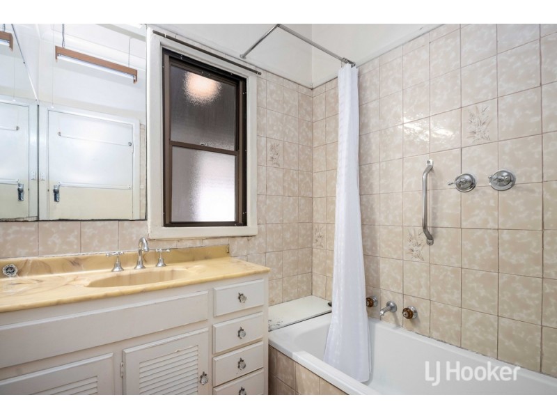 16 Jindee Street, Carey Park WA 6230