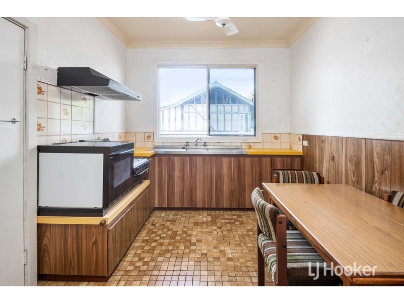 16 Jindee Street, Carey Park WA 6230