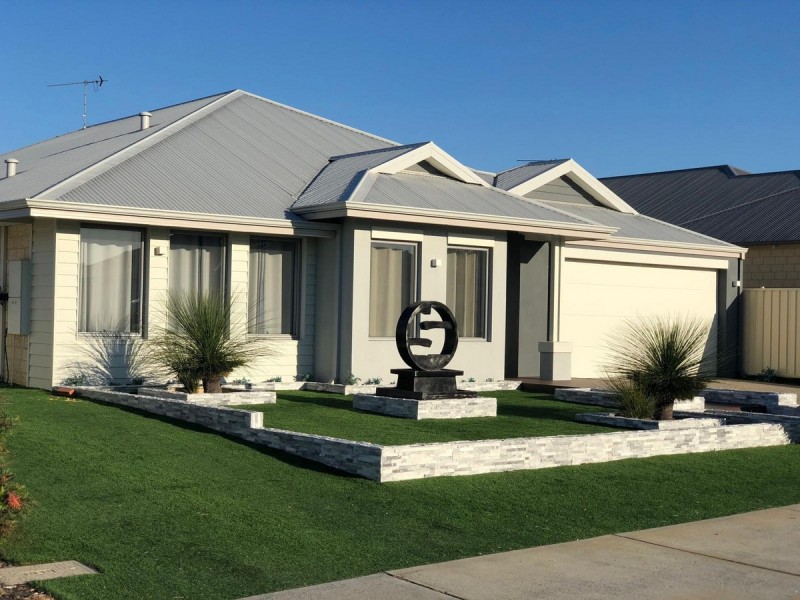 8 Ashpan Approach, West Busselton WA 6280