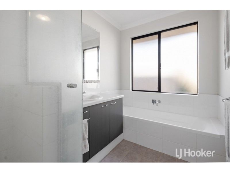 19 Advance Road, Dalyellup WA 6230