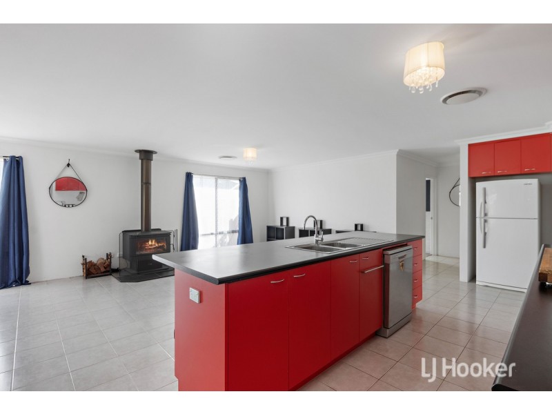 19 Advance Road, Dalyellup WA 6230