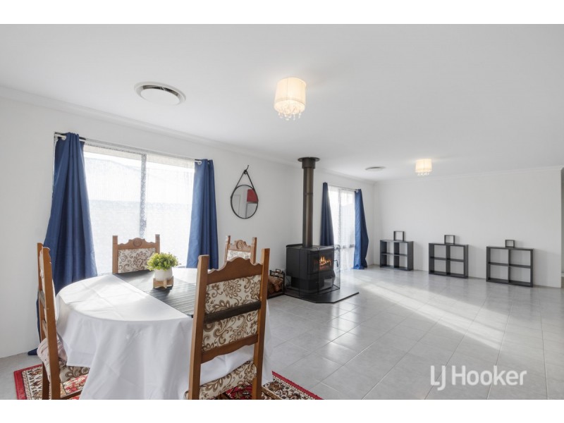 19 Advance Road, Dalyellup WA 6230