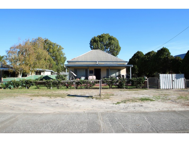 77 Coombes Street, Collie WA 6225