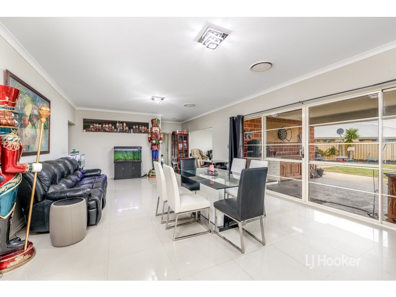 7 Hyandra Court, Millbridge WA 6232