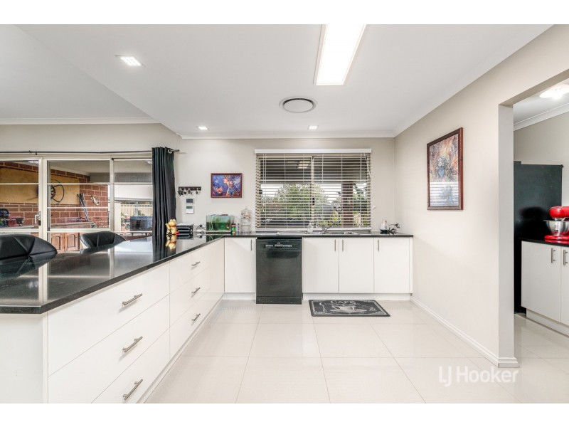 7 Hyandra Court, Millbridge WA 6232