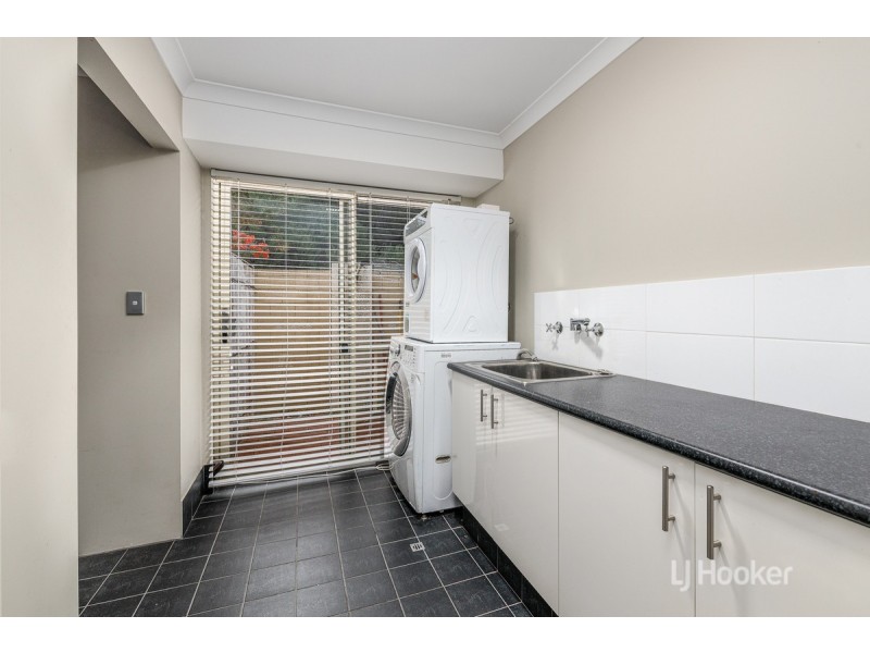 7 Hyandra Court, Millbridge WA 6232
