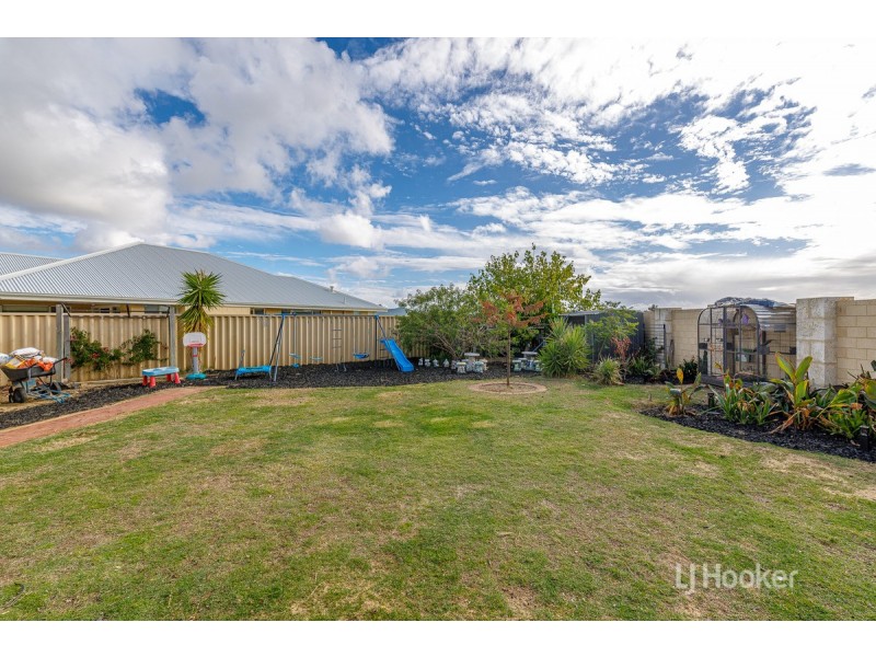 7 Hyandra Court, Millbridge WA 6232
