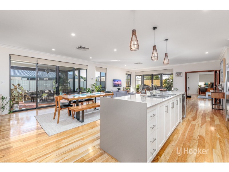 17 Grandite Fairway, Australind WA 6233