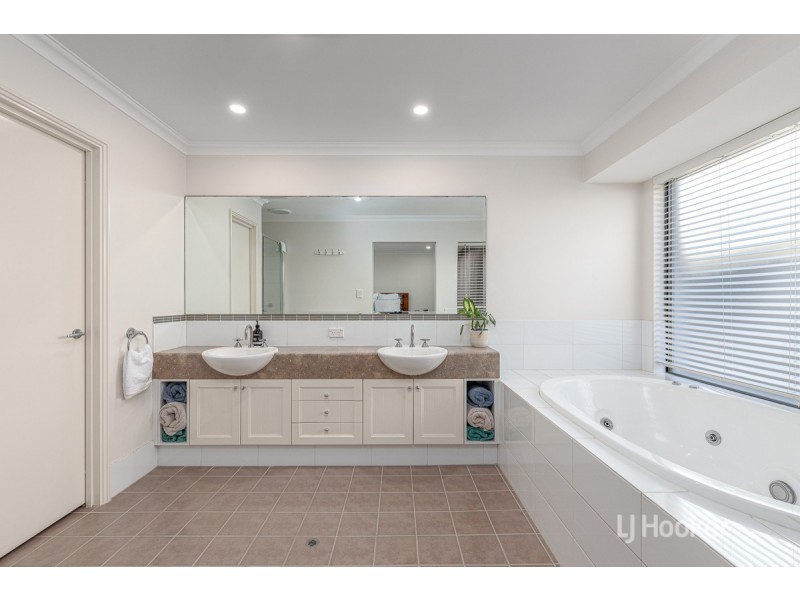 17 Grandite Fairway, Australind WA 6233