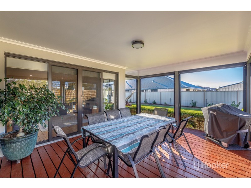 17 Grandite Fairway, Australind WA 6233