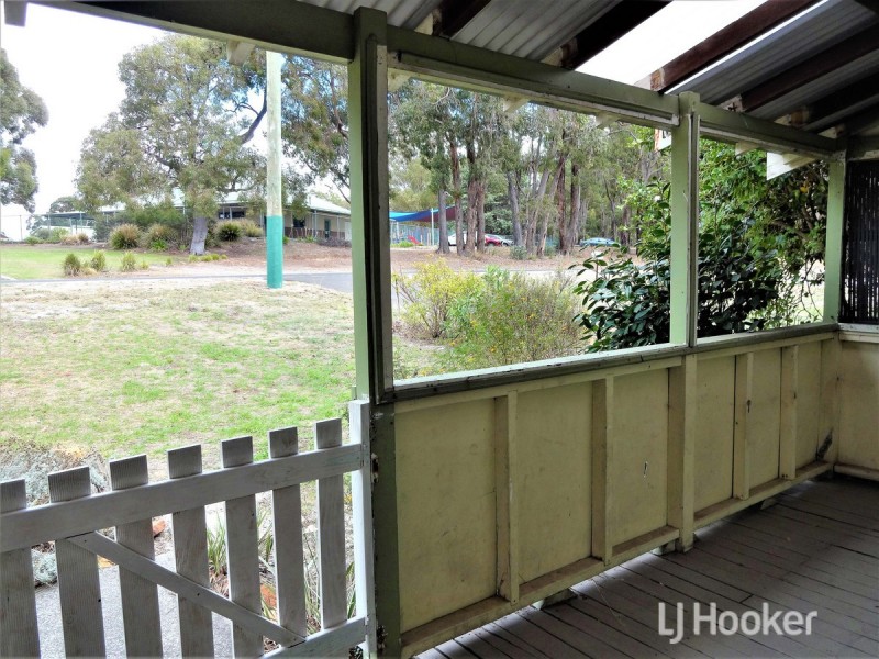 18 Caulfield Street, Collie WA 6225