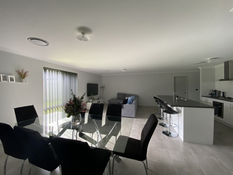 4 Groundlark Road, Australind WA 6233