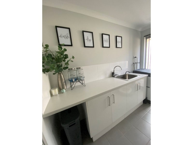 4 Groundlark Road, Australind WA 6233