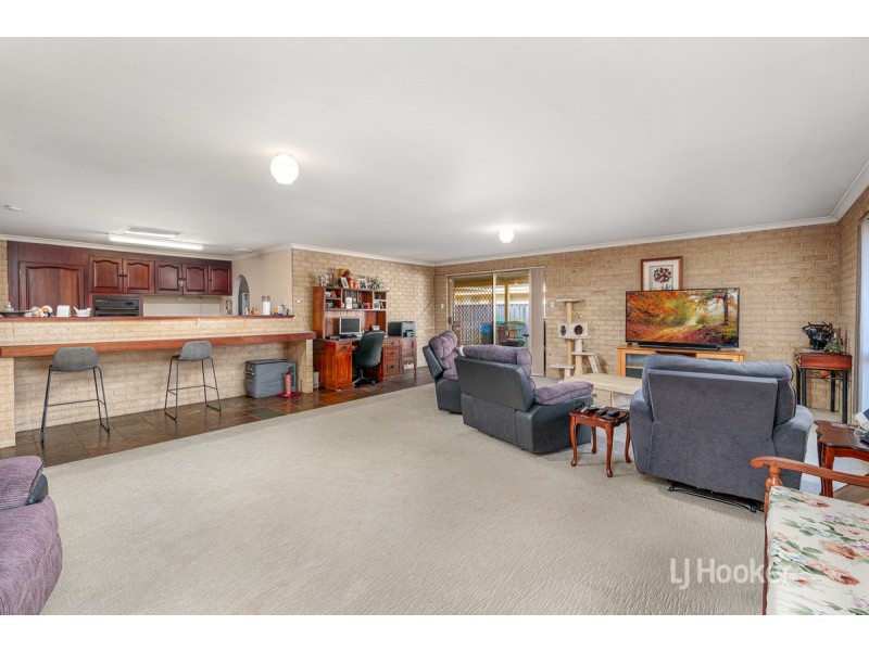 27 Lofthouse Avenue, Eaton WA 6232