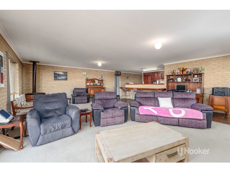 27 Lofthouse Avenue, Eaton WA 6232