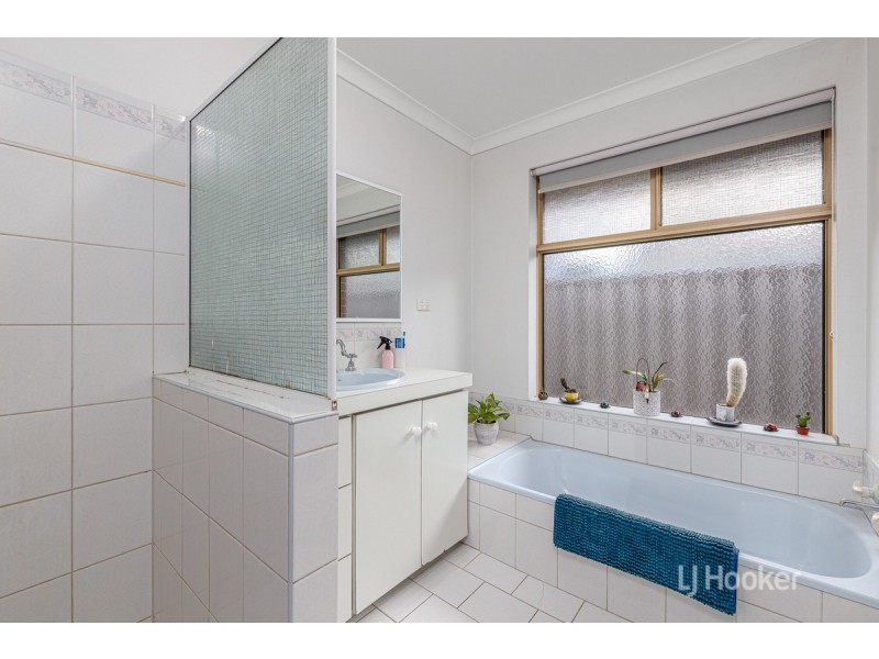 27 Lofthouse Avenue, Eaton WA 6232
