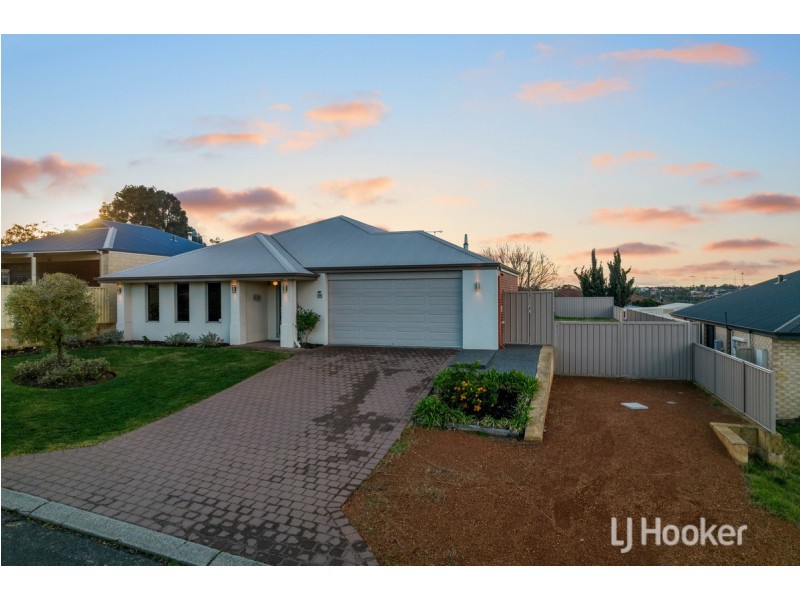 16 Robinia Rise, Collie WA 6225