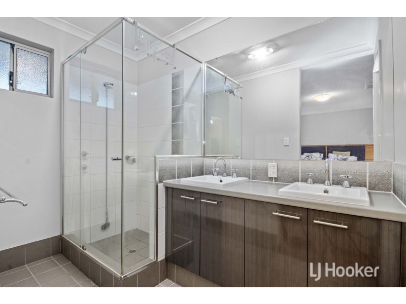 16 Robinia Rise, Collie WA 6225