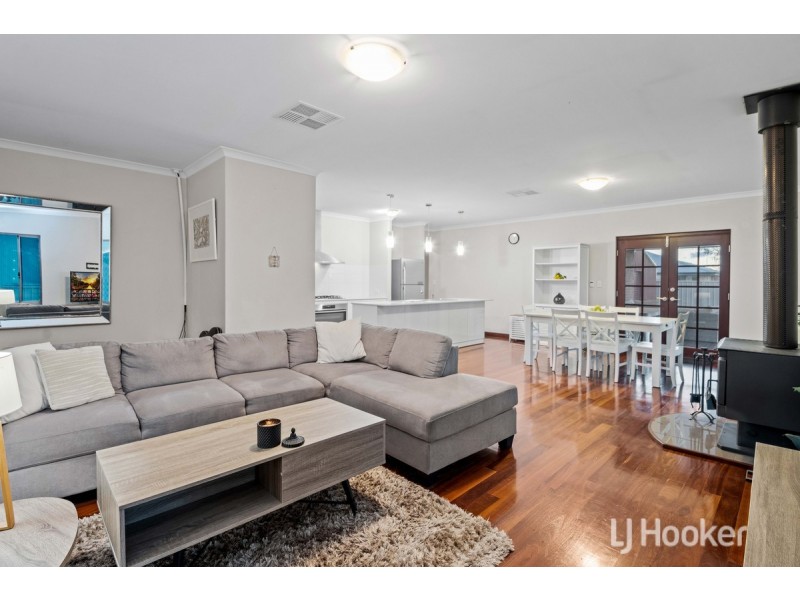 16 Robinia Rise, Collie WA 6225