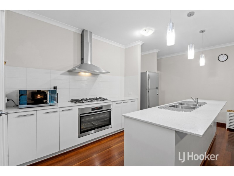 16 Robinia Rise, Collie WA 6225