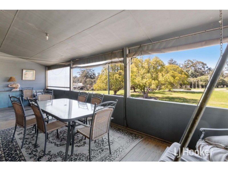 95 Steere Street, Collie WA 6225