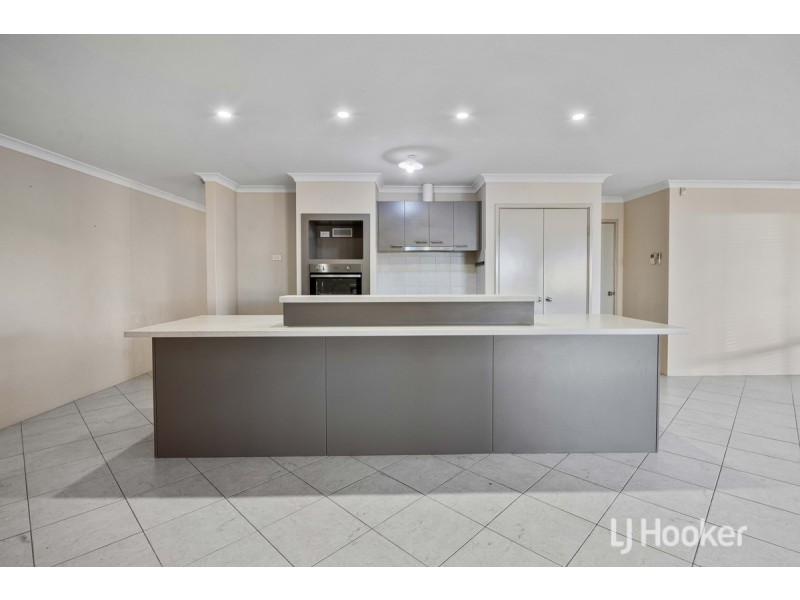 12 Robinhood Road, Dalyellup WA 6230