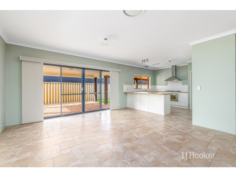 8 Clarence Crescent, Millbridge WA 6232