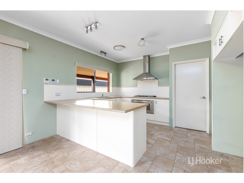 8 Clarence Crescent, Millbridge WA 6232