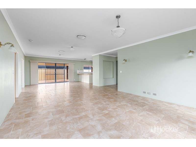 8 Clarence Crescent, Millbridge WA 6232