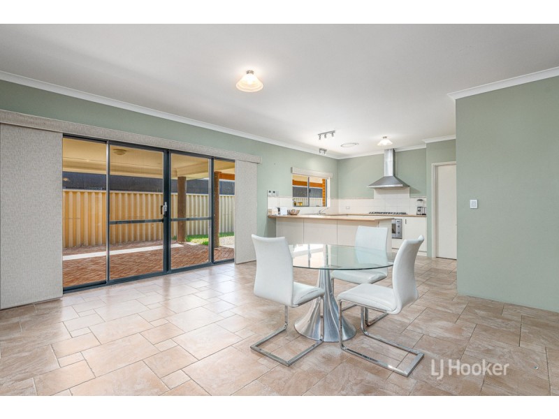 8 Clarence Crescent, Millbridge WA 6232