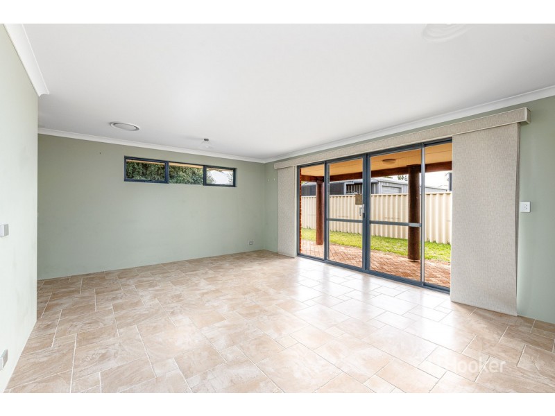 8 Clarence Crescent, Millbridge WA 6232