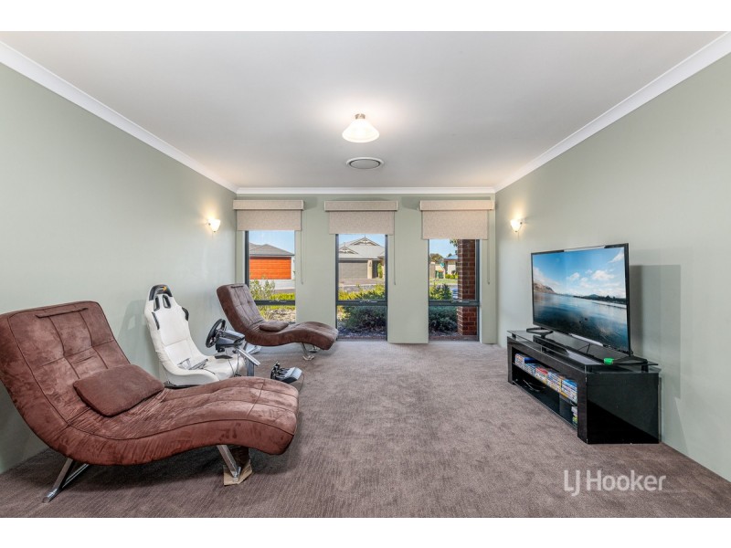 8 Clarence Crescent, Millbridge WA 6232