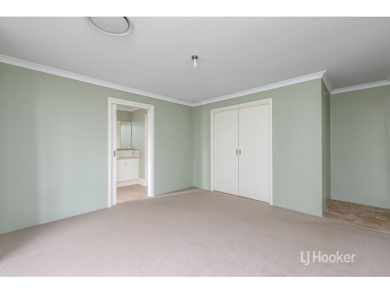 8 Clarence Crescent, Millbridge WA 6232