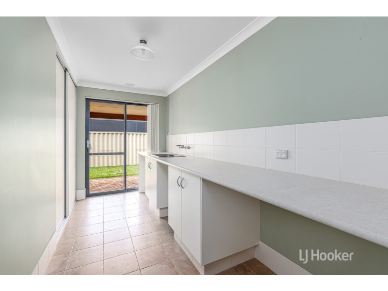 8 Clarence Crescent, Millbridge WA 6232