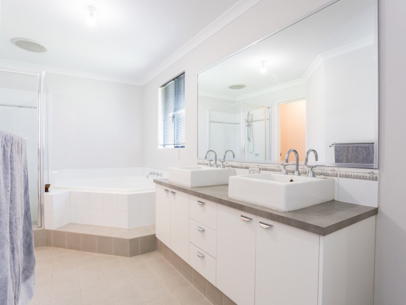 35 Connemara Way, Australind WA 6233