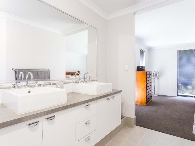 35 Connemara Way, Australind WA 6233