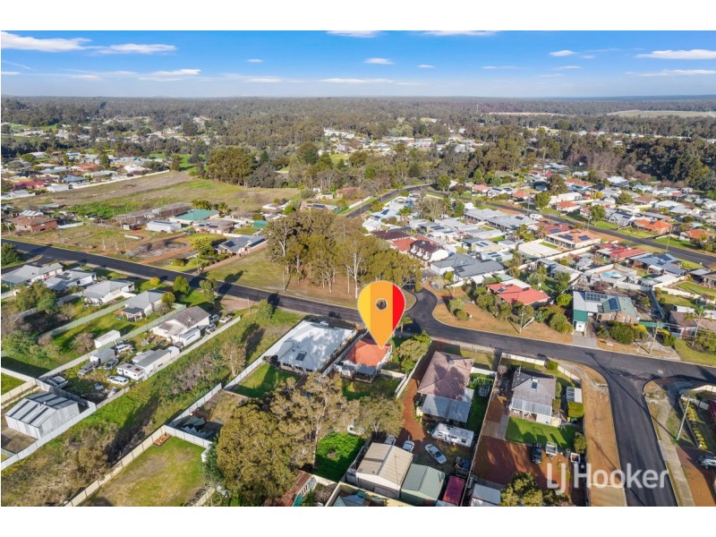 33 Evans Street, Collie WA 6225