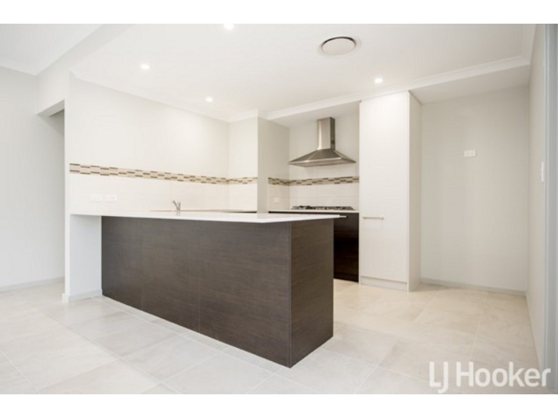 7/11 Nepean Turn, Millbridge WA 6232
