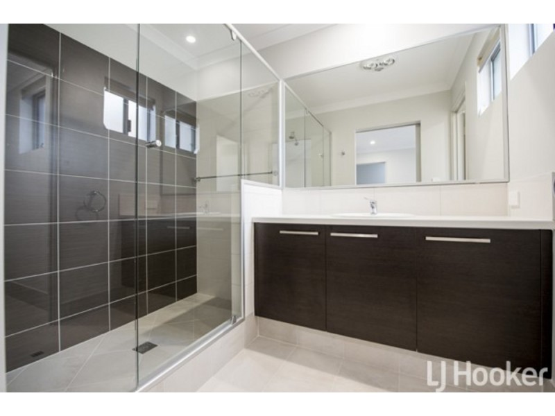 7/11 Nepean Turn, Millbridge WA 6232
