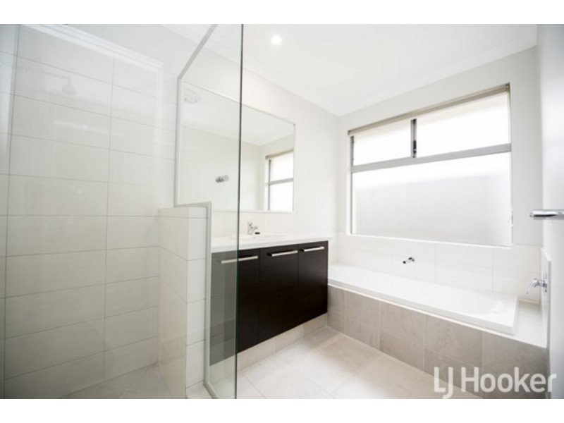 7/11 Nepean Turn, Millbridge WA 6232