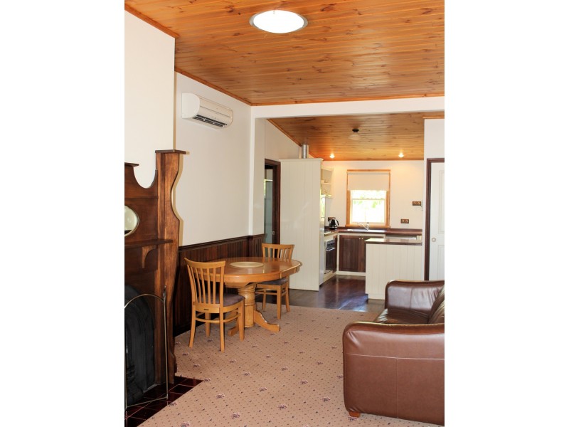 Unit 2/137 Stirling St, East Bunbury WA 6230