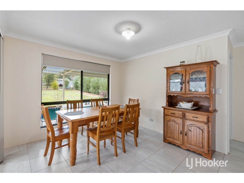 16 Irwin Street, Collie WA 6225