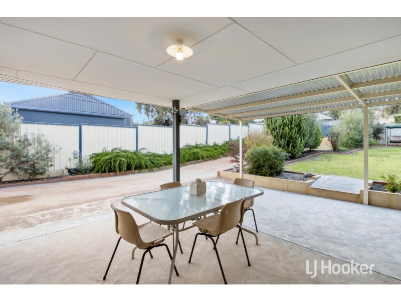 16 Irwin Street, Collie WA 6225