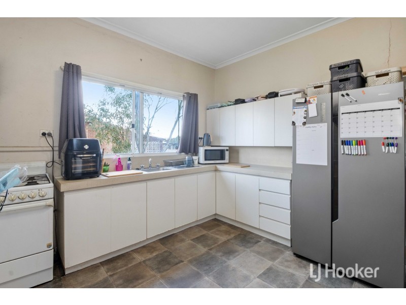21 Deakin Street, Collie WA 6225