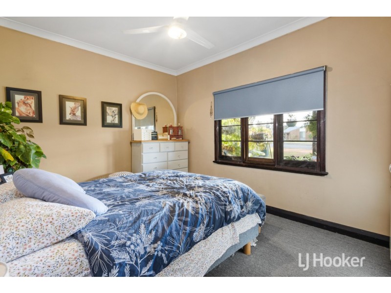 21 Deakin Street, Collie WA 6225
