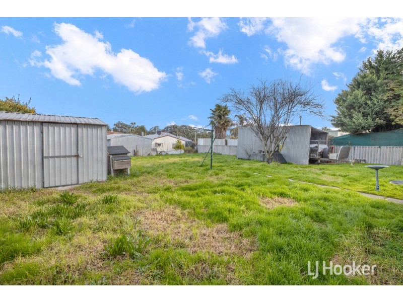 21 Deakin Street, Collie WA 6225