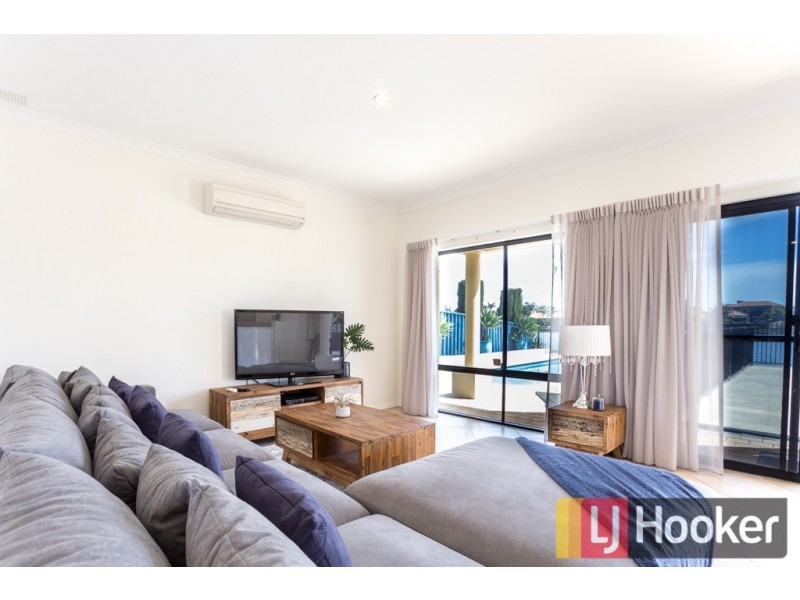 16 Pickworth Retreat, Pelican Point WA 6230