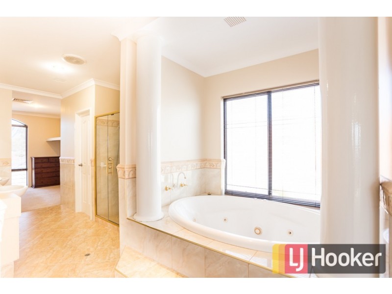 16 Pickworth Retreat, Pelican Point WA 6230