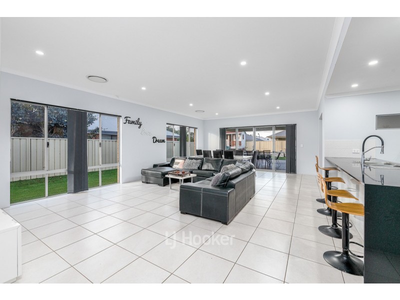 8 Ashpan Approach, West Busselton WA 6280