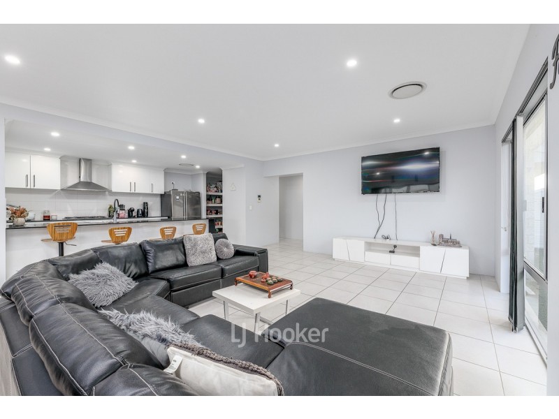8 Ashpan Approach, West Busselton WA 6280